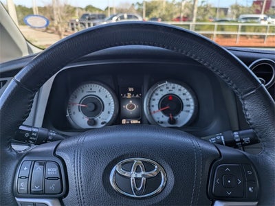 2017 Toyota Sienna SE 8 Passenger