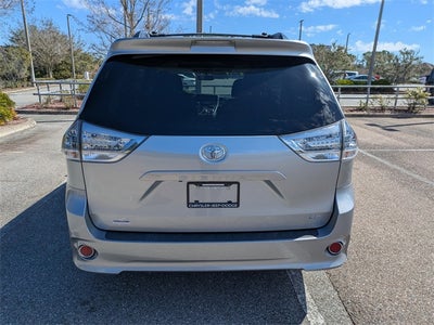 2017 Toyota Sienna SE 8 Passenger