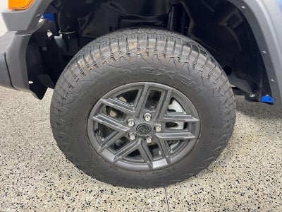 2025 Jeep Wrangler 4-Door Summit 4x4