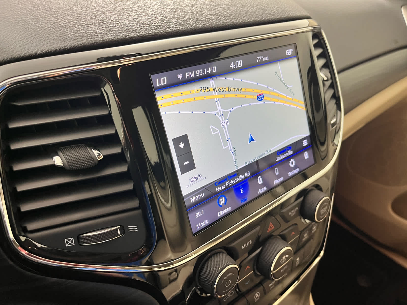 2022 Jeep Grand Cherokee WK Laredo E 4x2