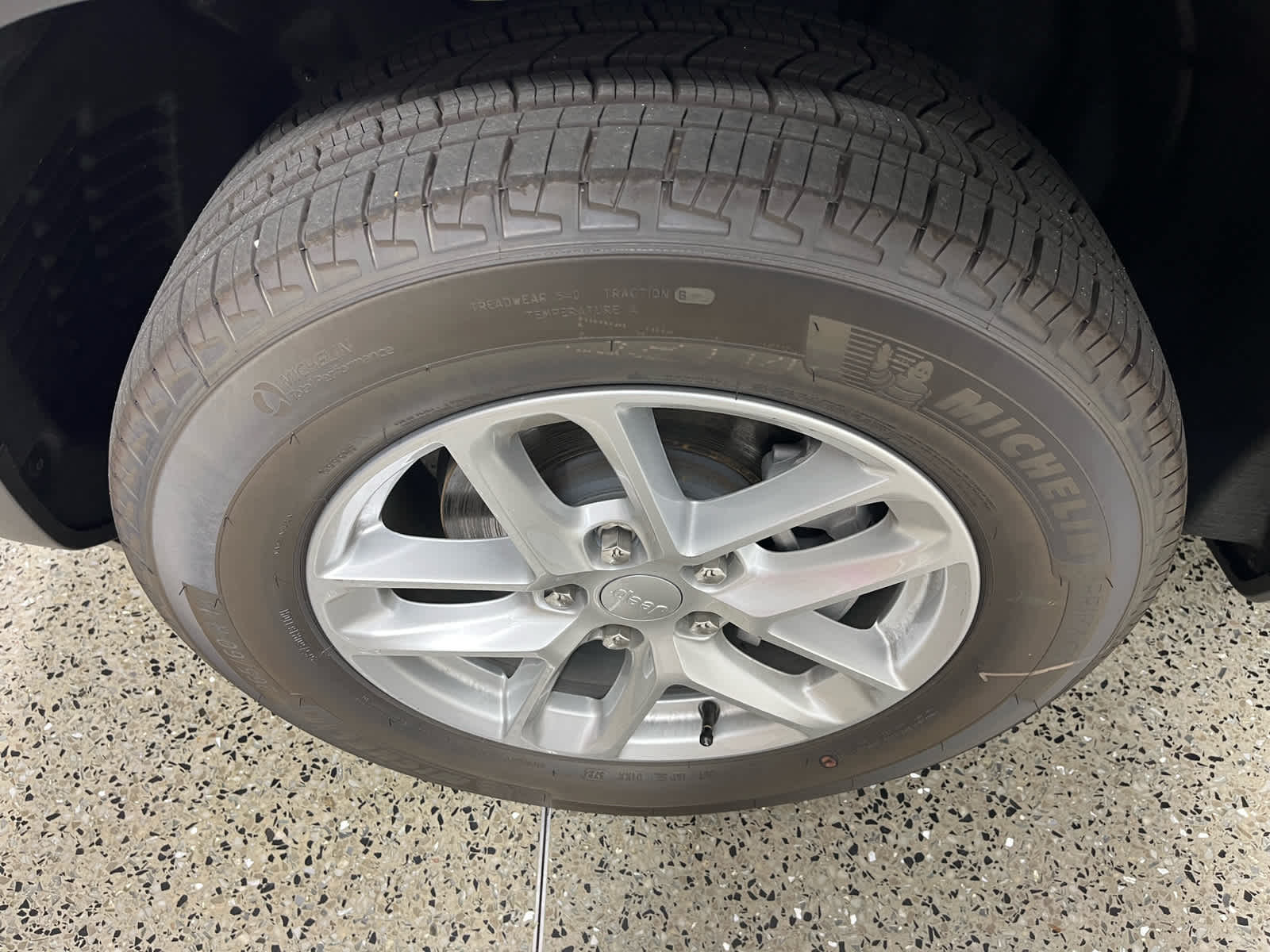 2025 Jeep Grand Cherokee GRAND CHEROKEE LAREDO X 4X2