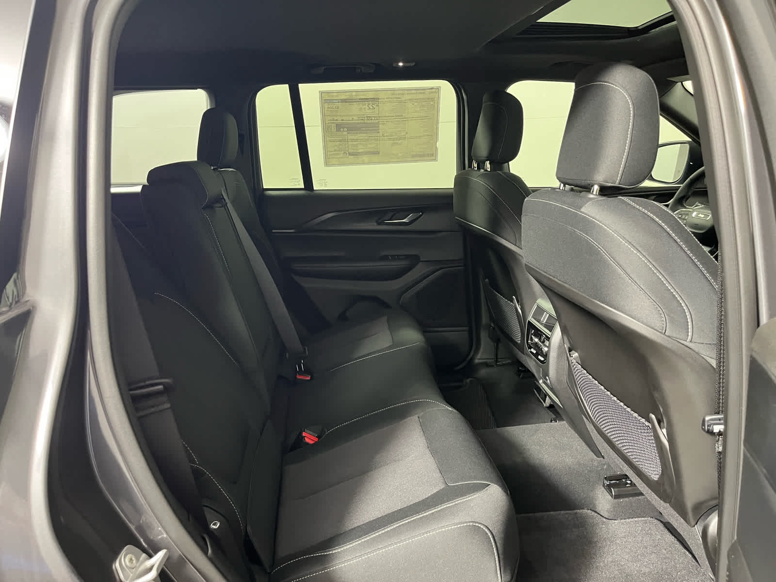 2025 Jeep Grand Cherokee GRAND CHEROKEE LAREDO X 4X2