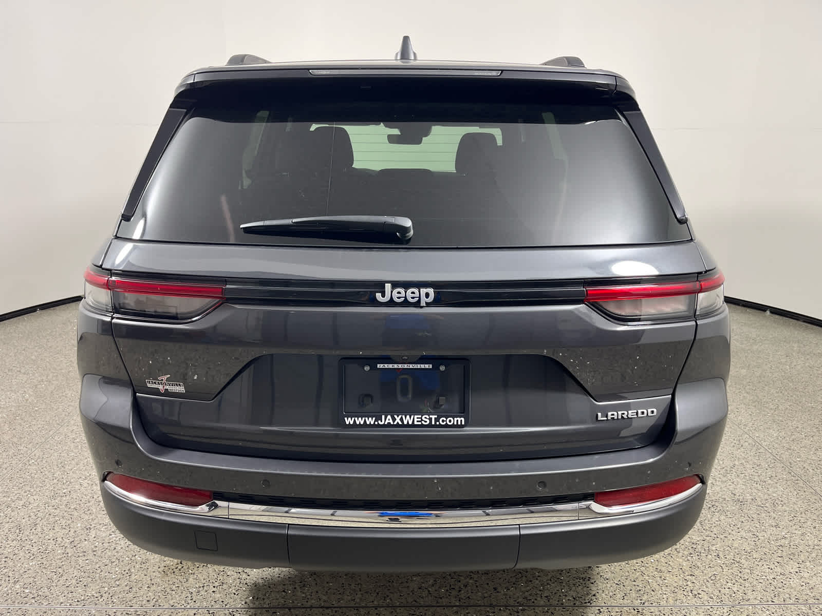 2025 Jeep Grand Cherokee GRAND CHEROKEE LAREDO X 4X2