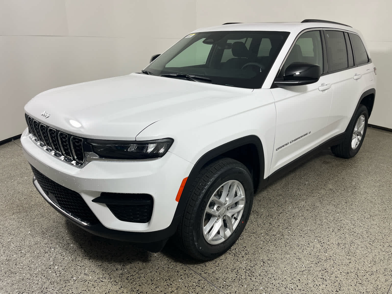 2025 Jeep Grand Cherokee GRAND CHEROKEE LAREDO X 4X2