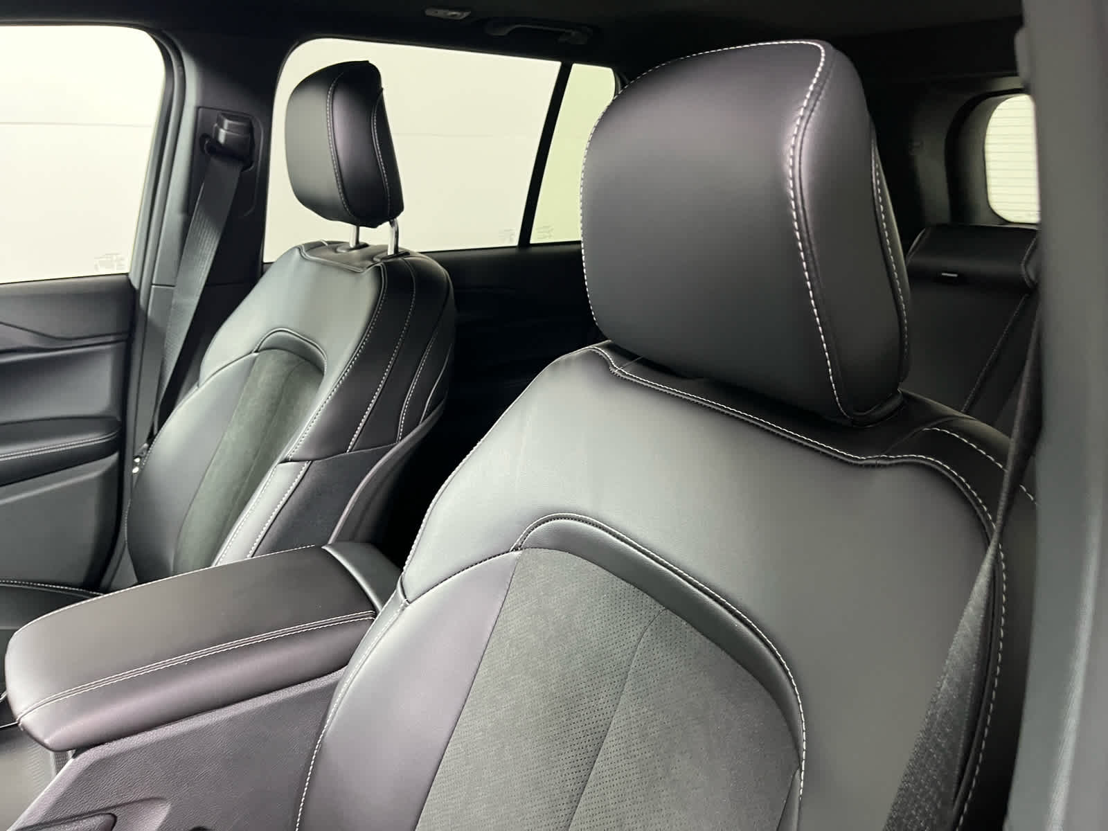 2025 Jeep Grand Cherokee GRAND CHEROKEE ALTITUDE X 4X2