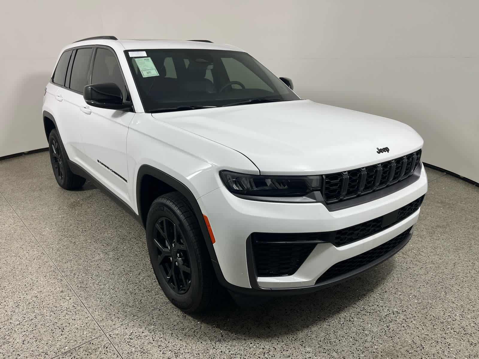 2026 Jeep Grand Cherokee Laredo Altitude