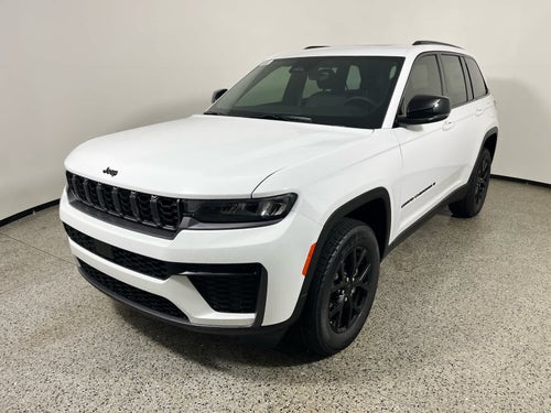 2026 Jeep Grand Cherokee Laredo Altitude