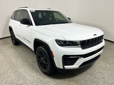 2026 Jeep Grand Cherokee Laredo Altitude