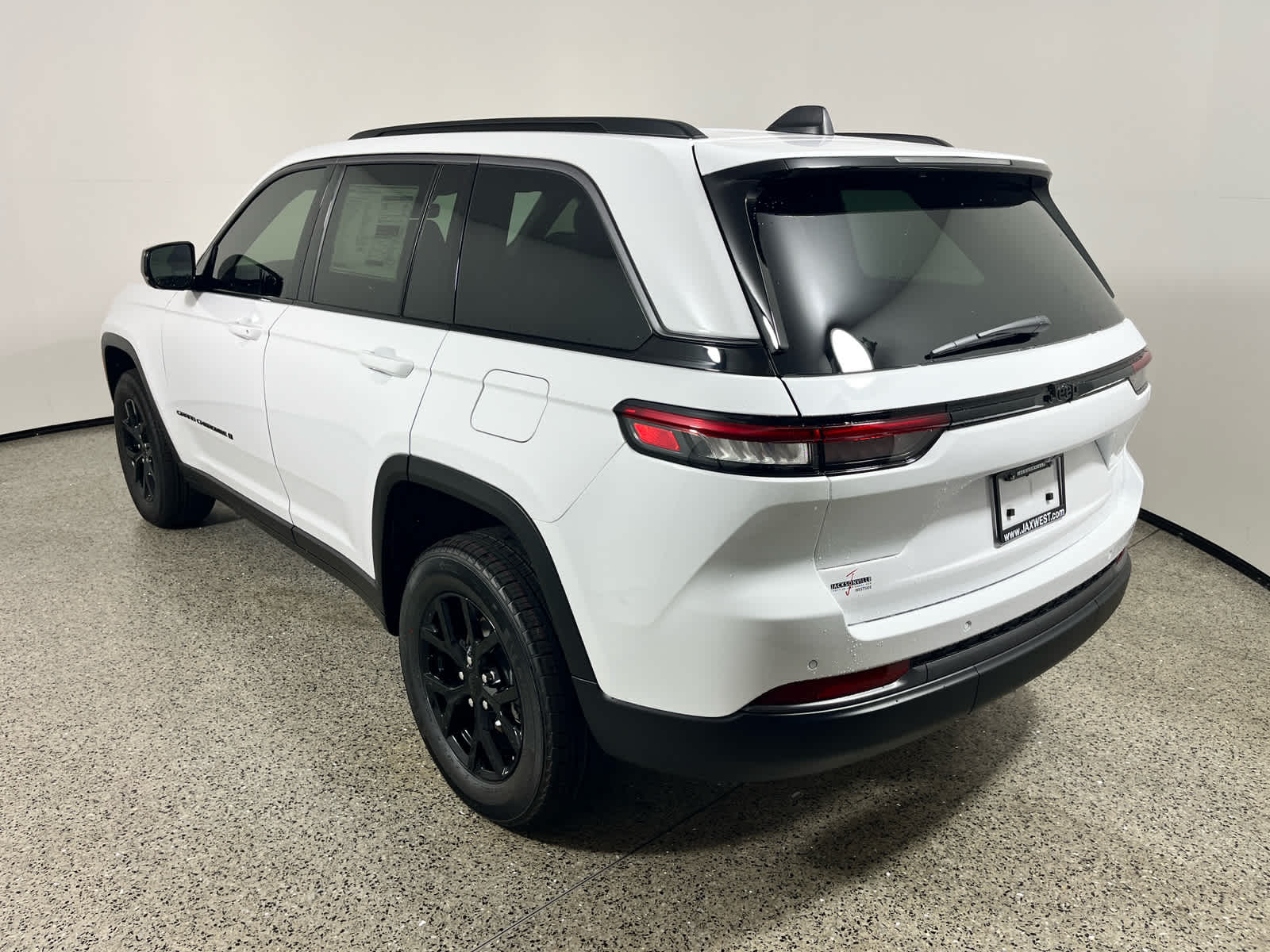 2026 Jeep Grand Cherokee Laredo Altitude