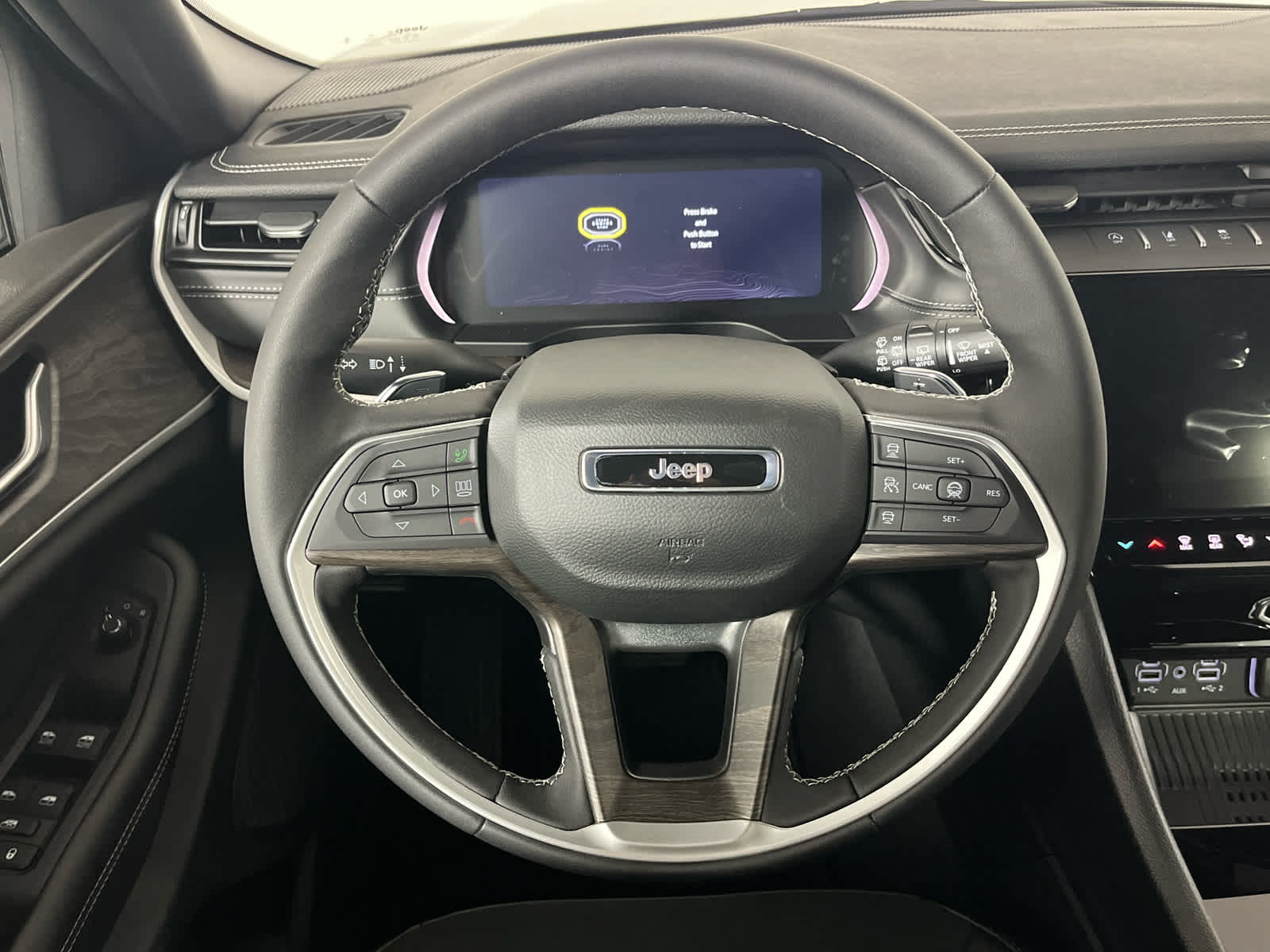 2026 Jeep Grand Cherokee Laredo Altitude