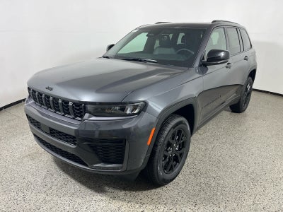 2026 Jeep Grand Cherokee Laredo Altitude