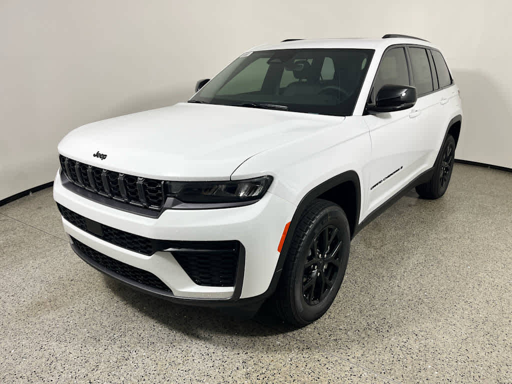 2026 Jeep Grand Cherokee Laredo Altitude