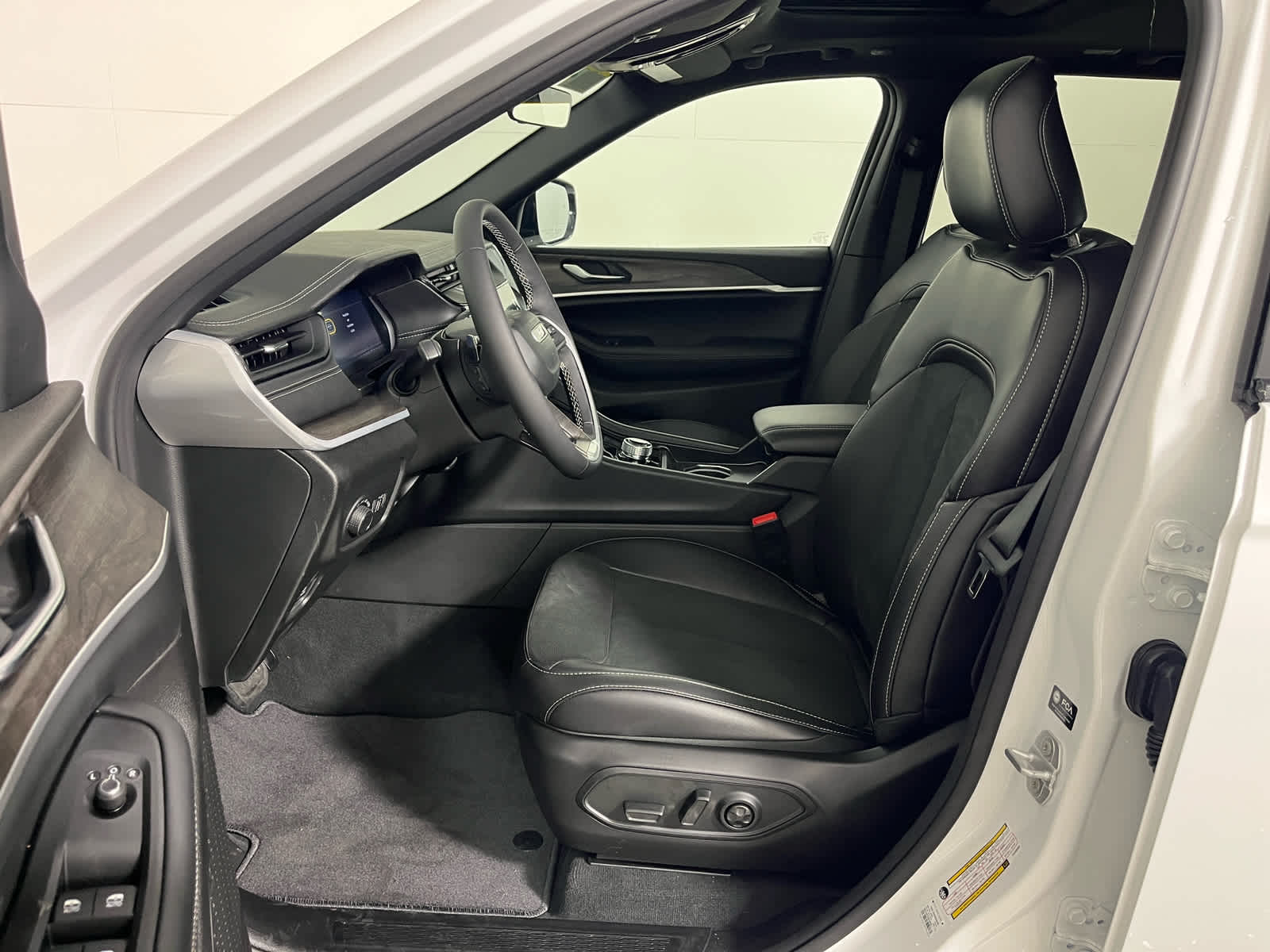 2026 Jeep Grand Cherokee GRAND CHEROKEE LAREDO ALTITUDE 4X2