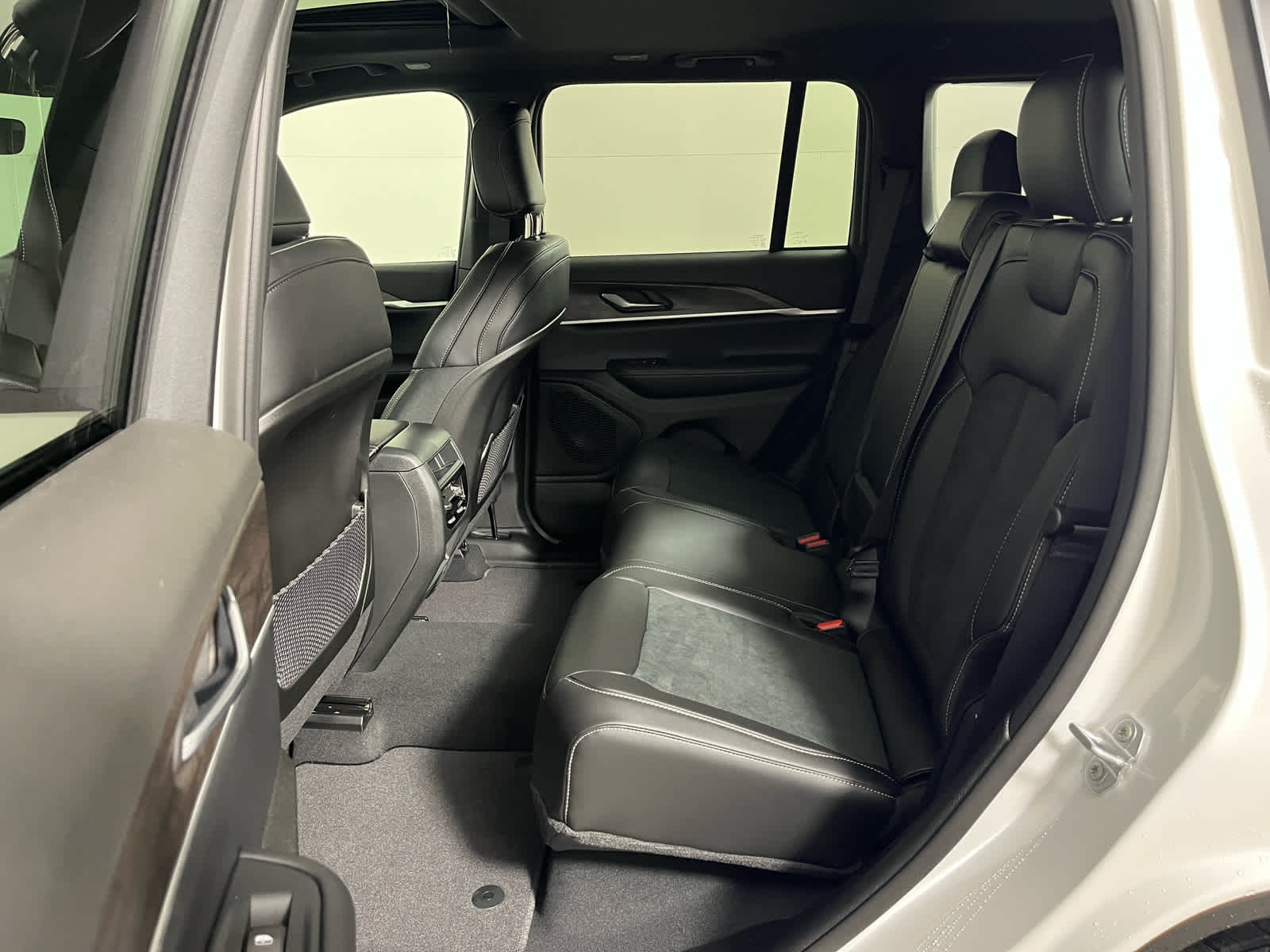 2026 Jeep Grand Cherokee GRAND CHEROKEE LAREDO ALTITUDE 4X2