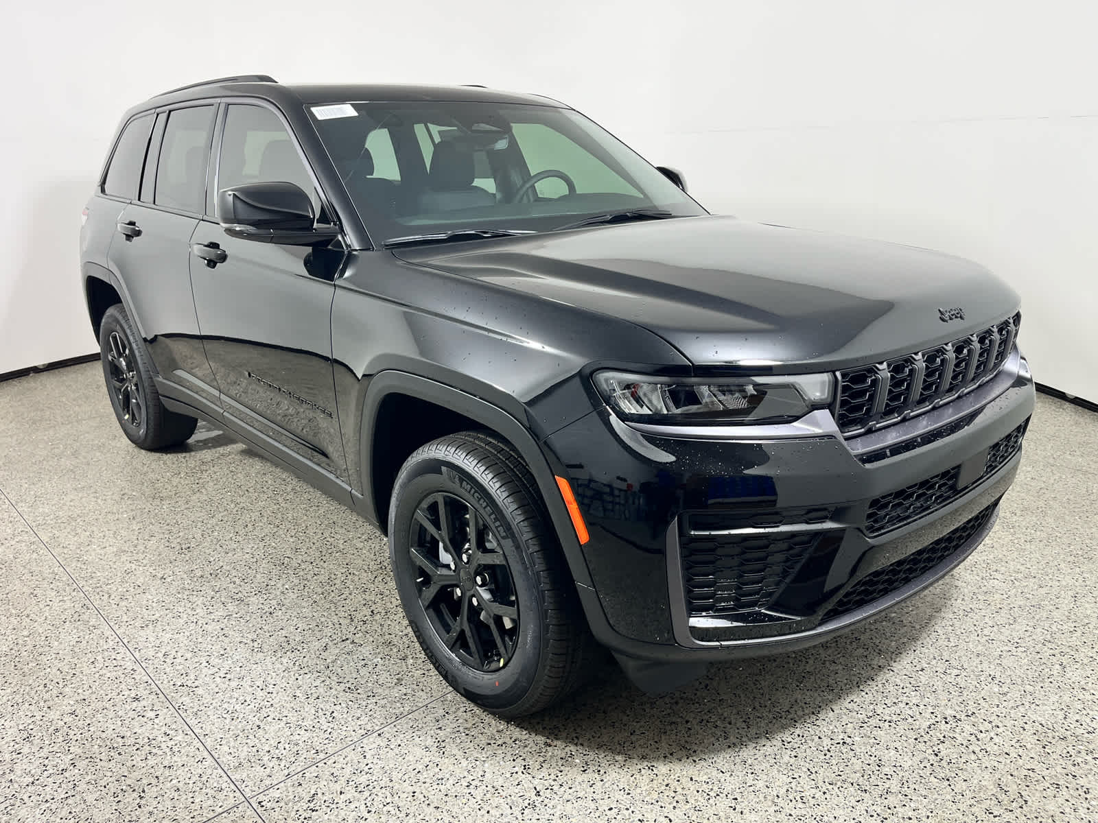 2026 Jeep Grand Cherokee Laredo Altitude