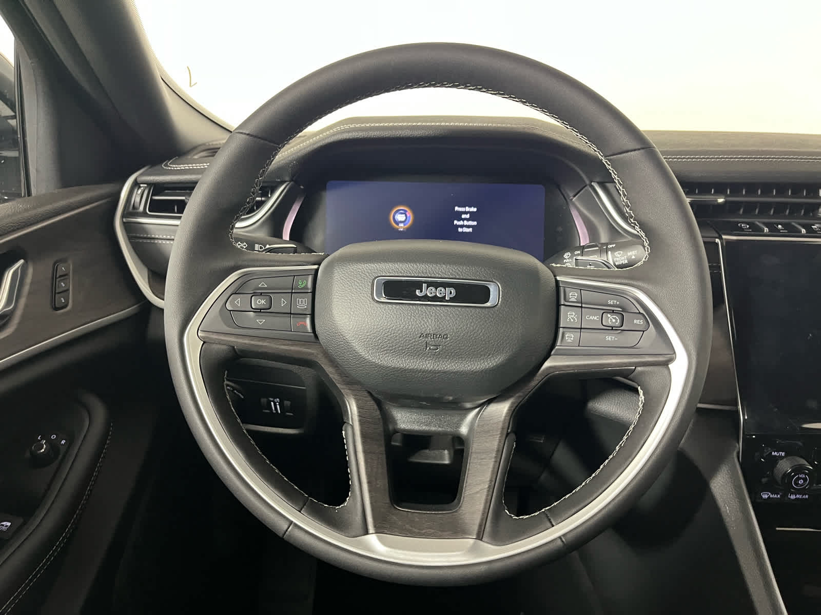 2025 Jeep Grand Cherokee GRAND CHEROKEE LIMITED 4X2