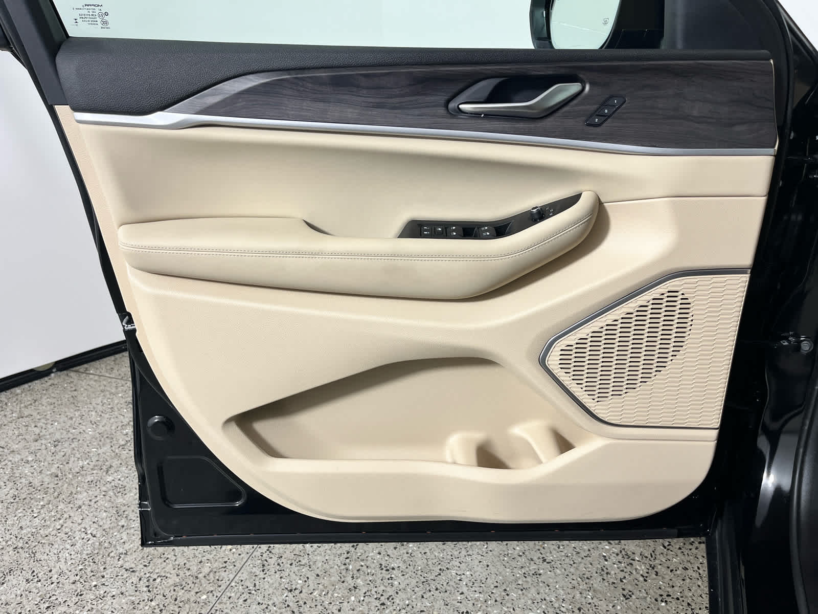 2025 Jeep Grand Cherokee Limited 4x2