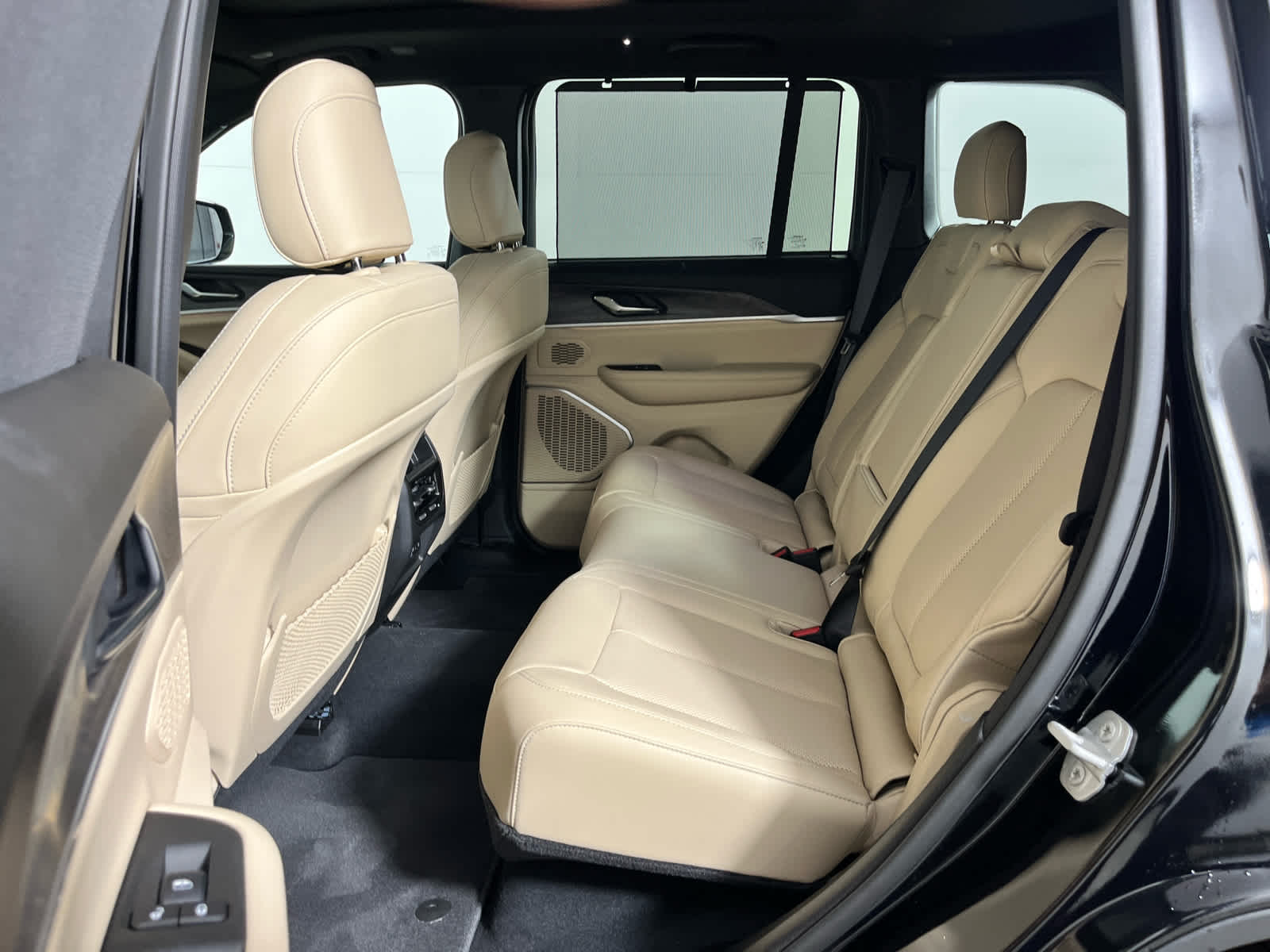 2025 Jeep Grand Cherokee Limited 4x2