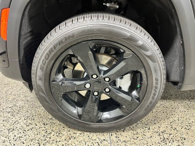 2025 Jeep Grand Cherokee Limited 4x2