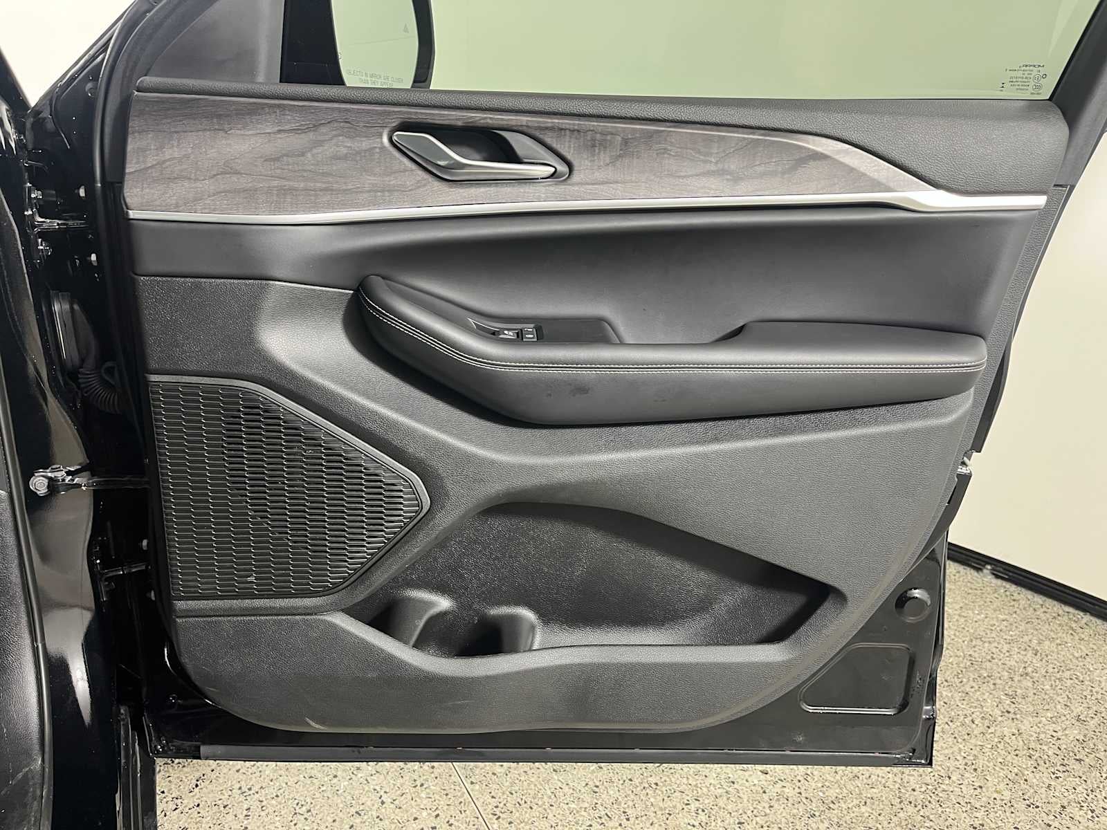 2025 Jeep Grand Cherokee Limited 4x2