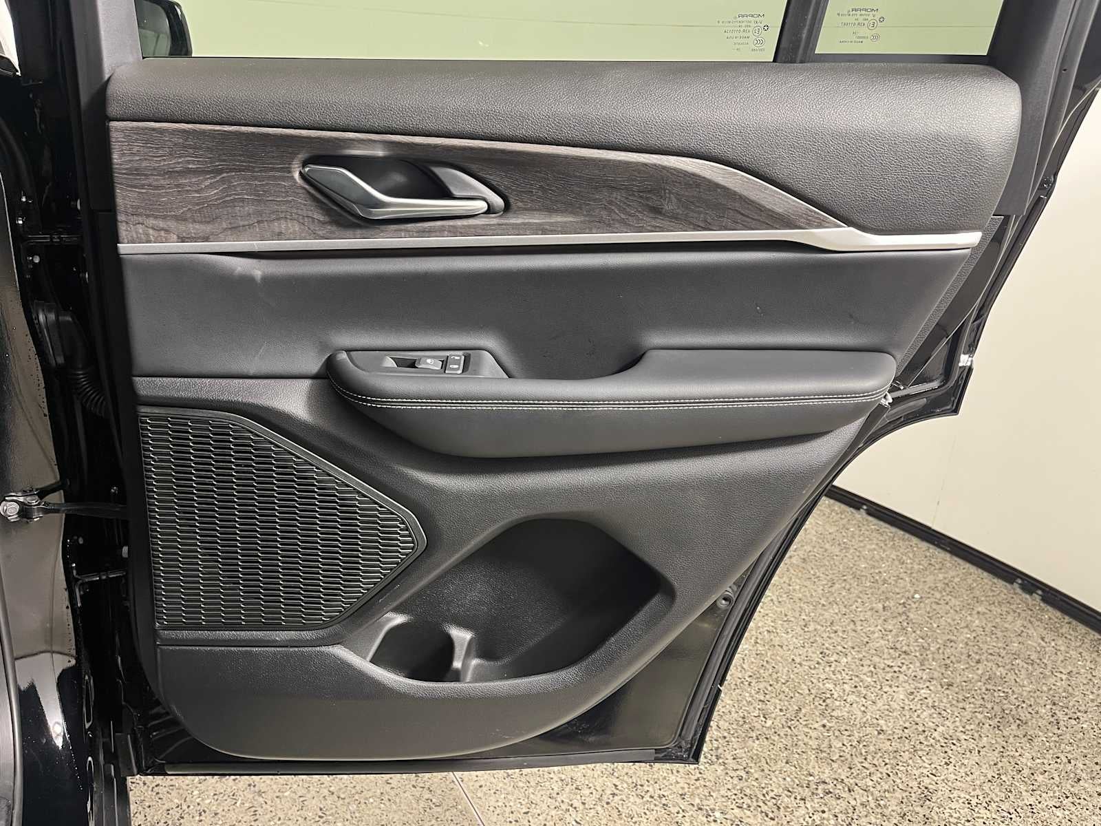 2025 Jeep Grand Cherokee Limited 4x2