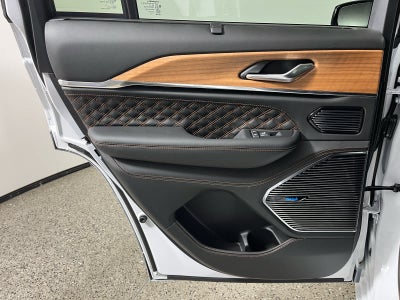 2026 Jeep Grand Cherokee GRAND CHEROKEE SUMMIT 4X4