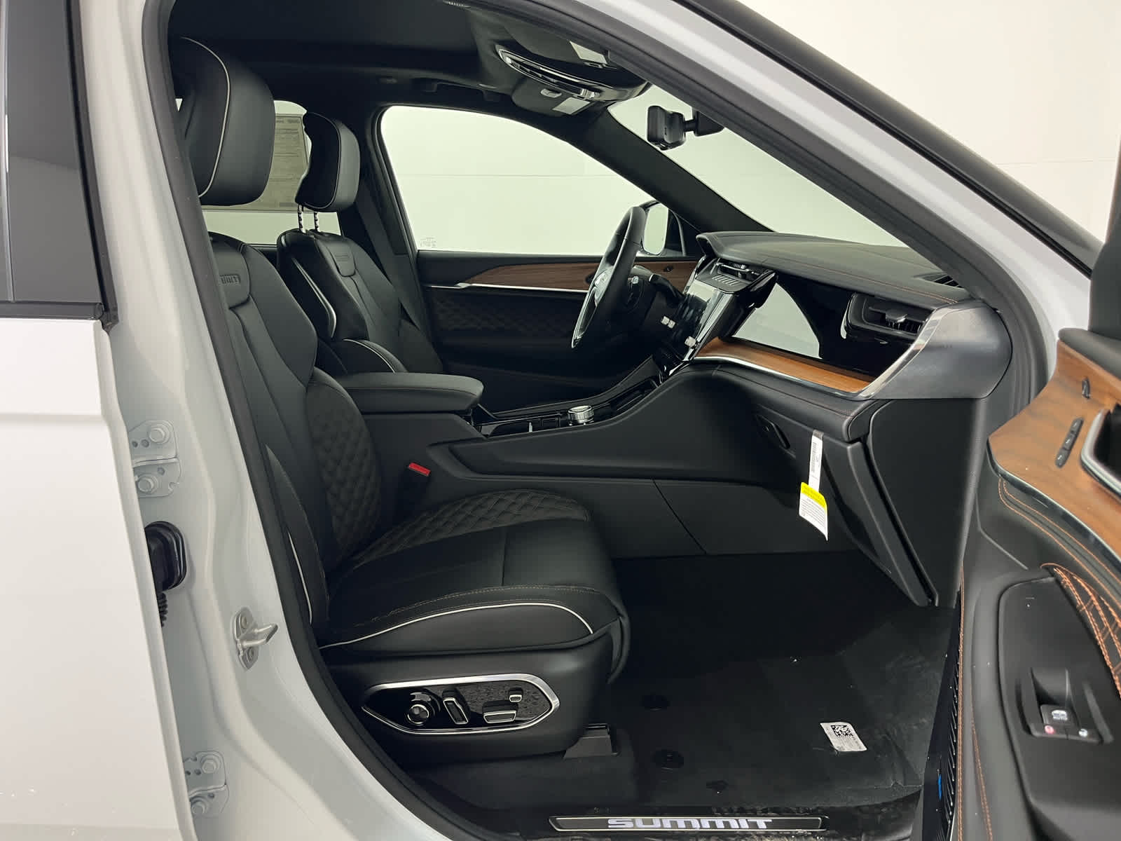 2026 Jeep Grand Cherokee GRAND CHEROKEE SUMMIT 4X4