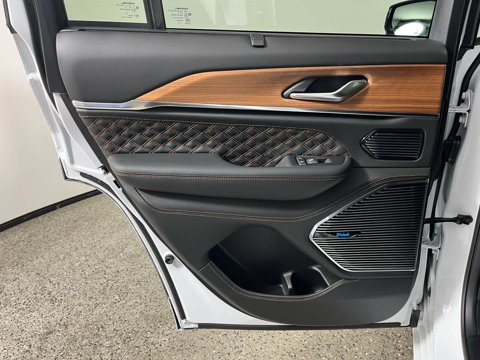 2026 Jeep Grand Cherokee GRAND CHEROKEE SUMMIT 4X4