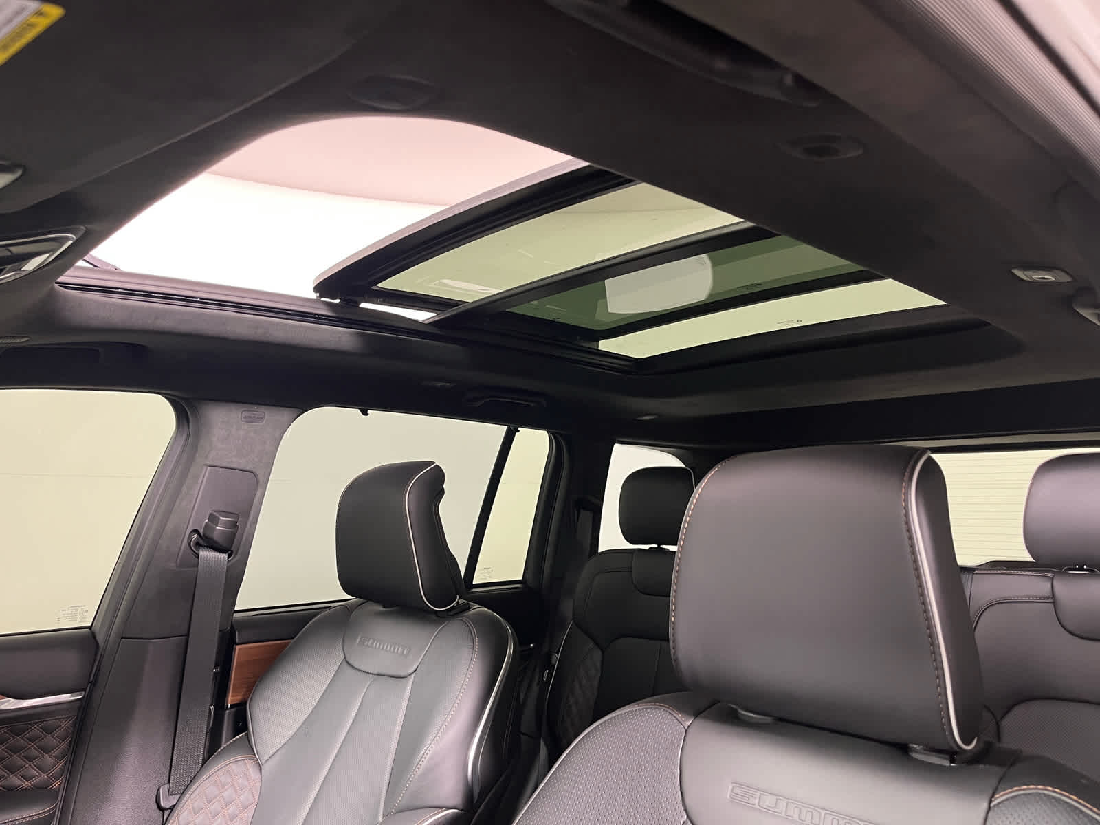 2027 Jeep Grand Cherokee Summit