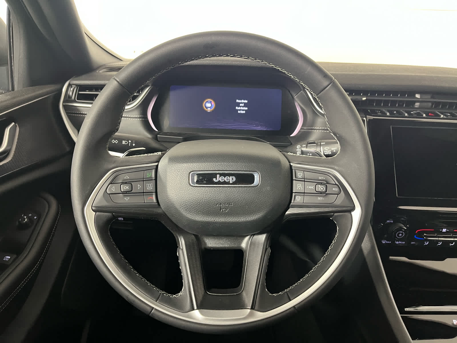 2025 Jeep Grand Cherokee GRAND CHEROKEE L LAREDO X 4X2