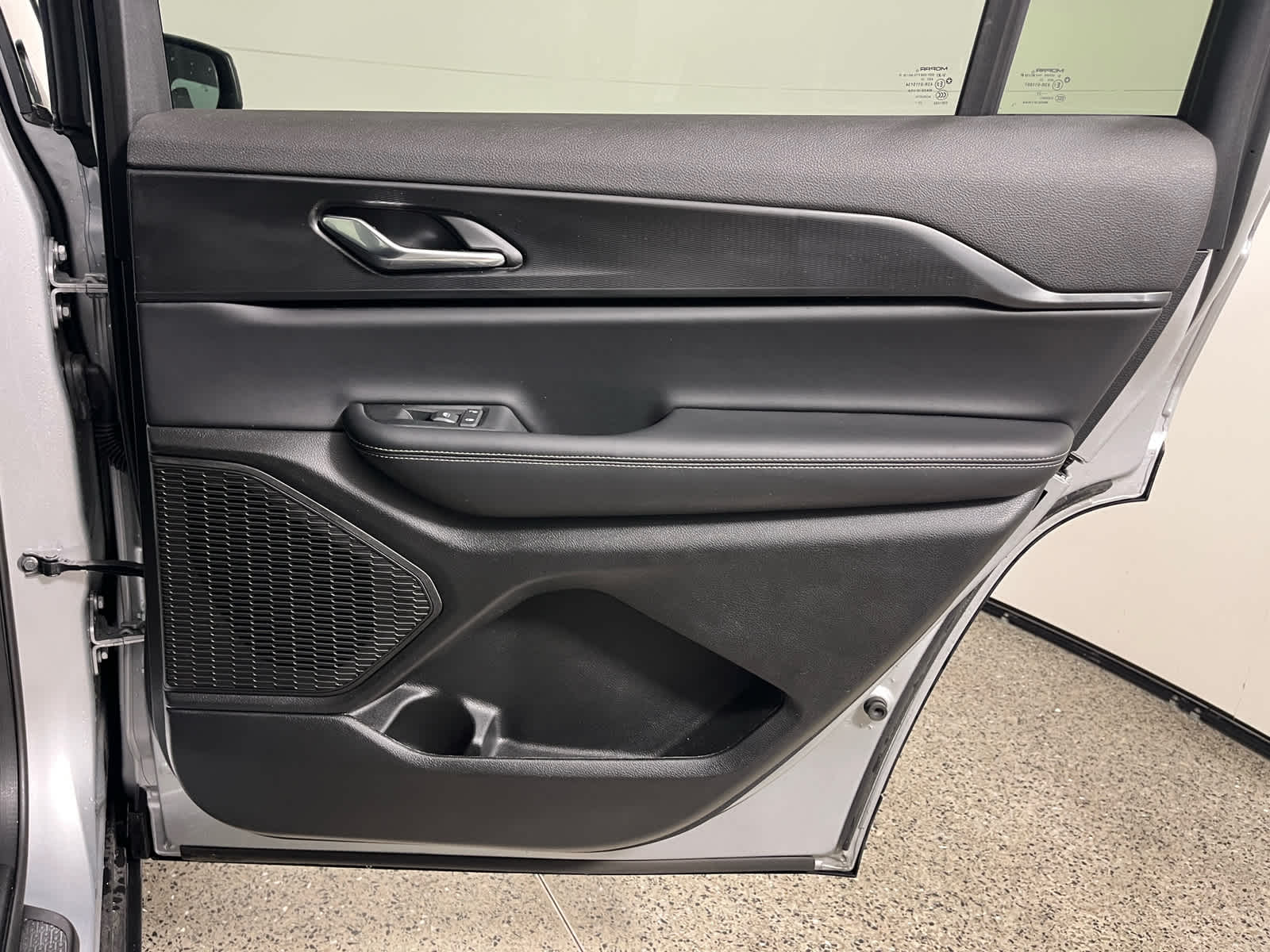 2025 Jeep Grand Cherokee GRAND CHEROKEE L LAREDO X 4X2