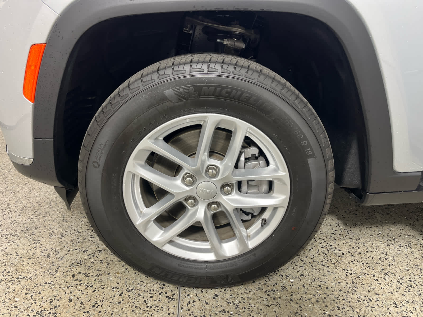 2025 Jeep Grand Cherokee GRAND CHEROKEE L LAREDO X 4X2