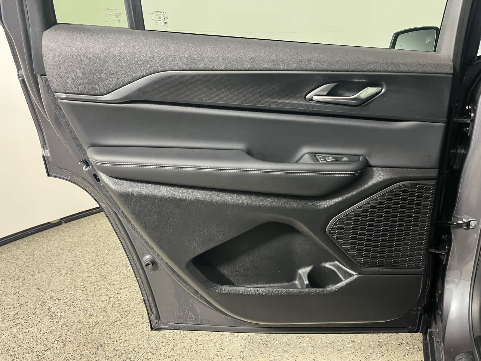 2025 Jeep Grand Cherokee GRAND CHEROKEE L LAREDO X 4X2