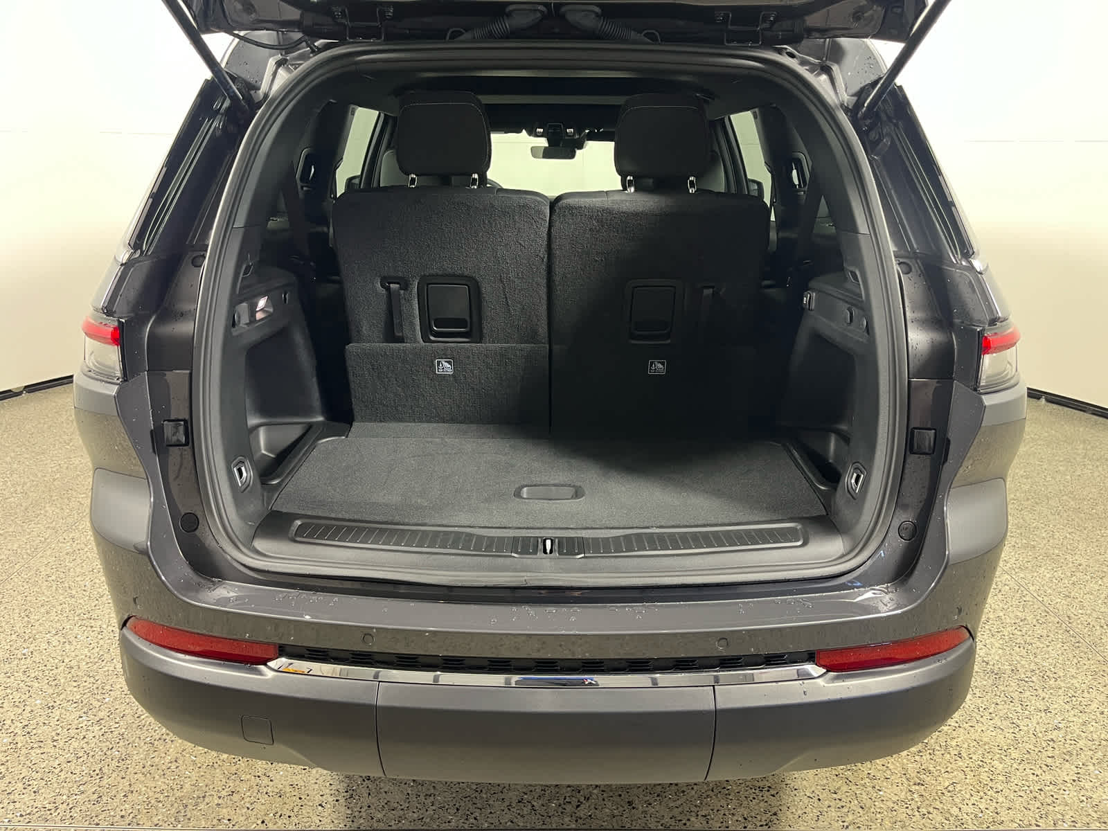 2025 Jeep Grand Cherokee GRAND CHEROKEE L LAREDO X 4X2