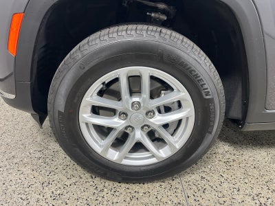 2025 Jeep Grand Cherokee GRAND CHEROKEE L LAREDO X 4X2