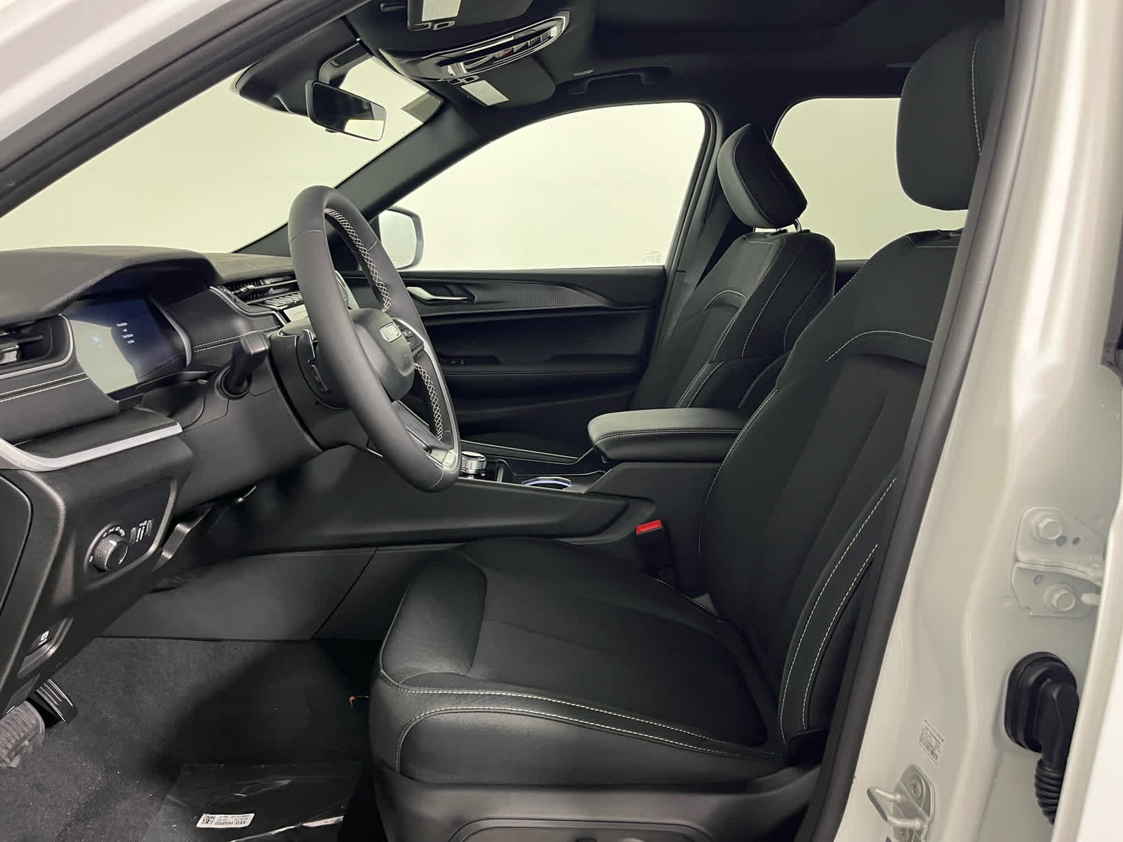 2025 Jeep Grand Cherokee GRAND CHEROKEE L LAREDO X 4X2