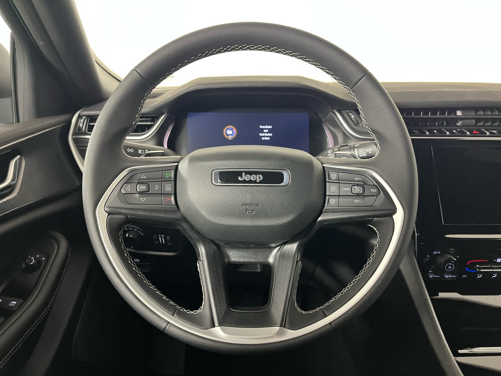 2025 Jeep Grand Cherokee GRAND CHEROKEE L LAREDO X 4X2