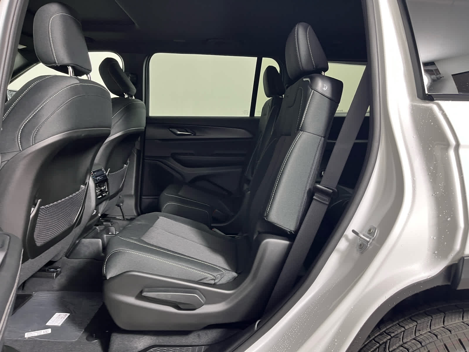 2025 Jeep Grand Cherokee GRAND CHEROKEE L LAREDO X 4X2