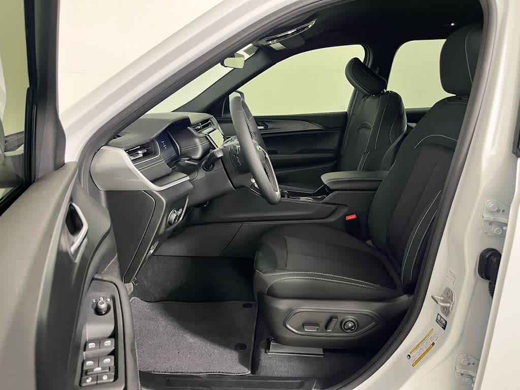 2026 Jeep Grand Cherokee L Laredo