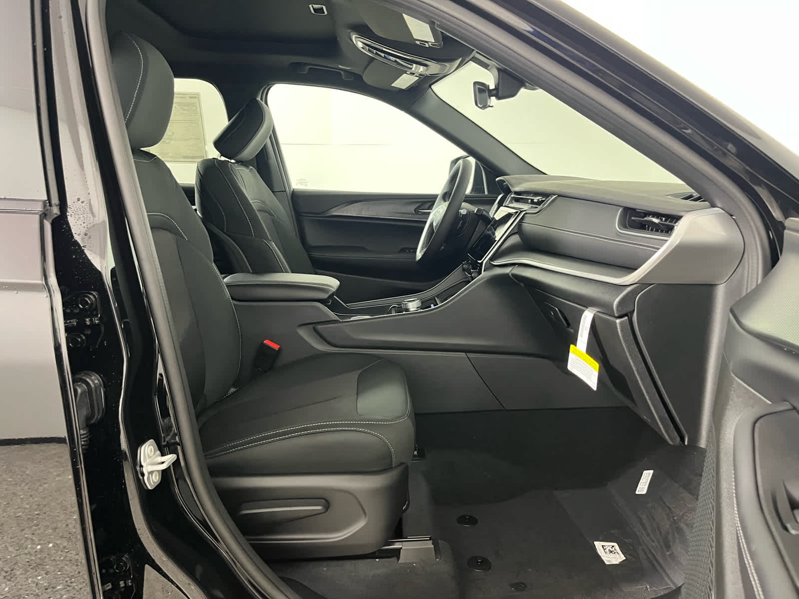 2025 Jeep Grand Cherokee GRAND CHEROKEE L LAREDO X 4X2