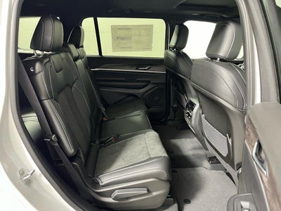2026 Jeep Grand Cherokee L Laredo Altitude