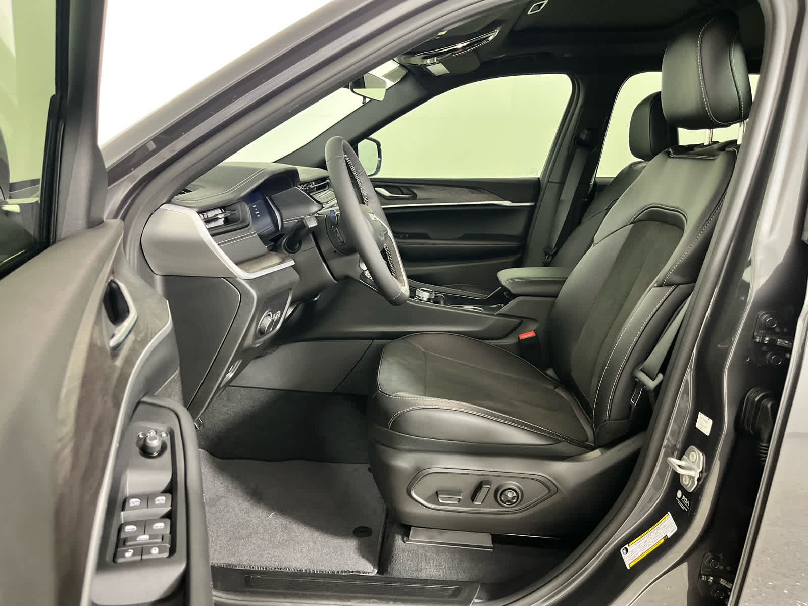 2026 Jeep Grand Cherokee L Laredo Altitude