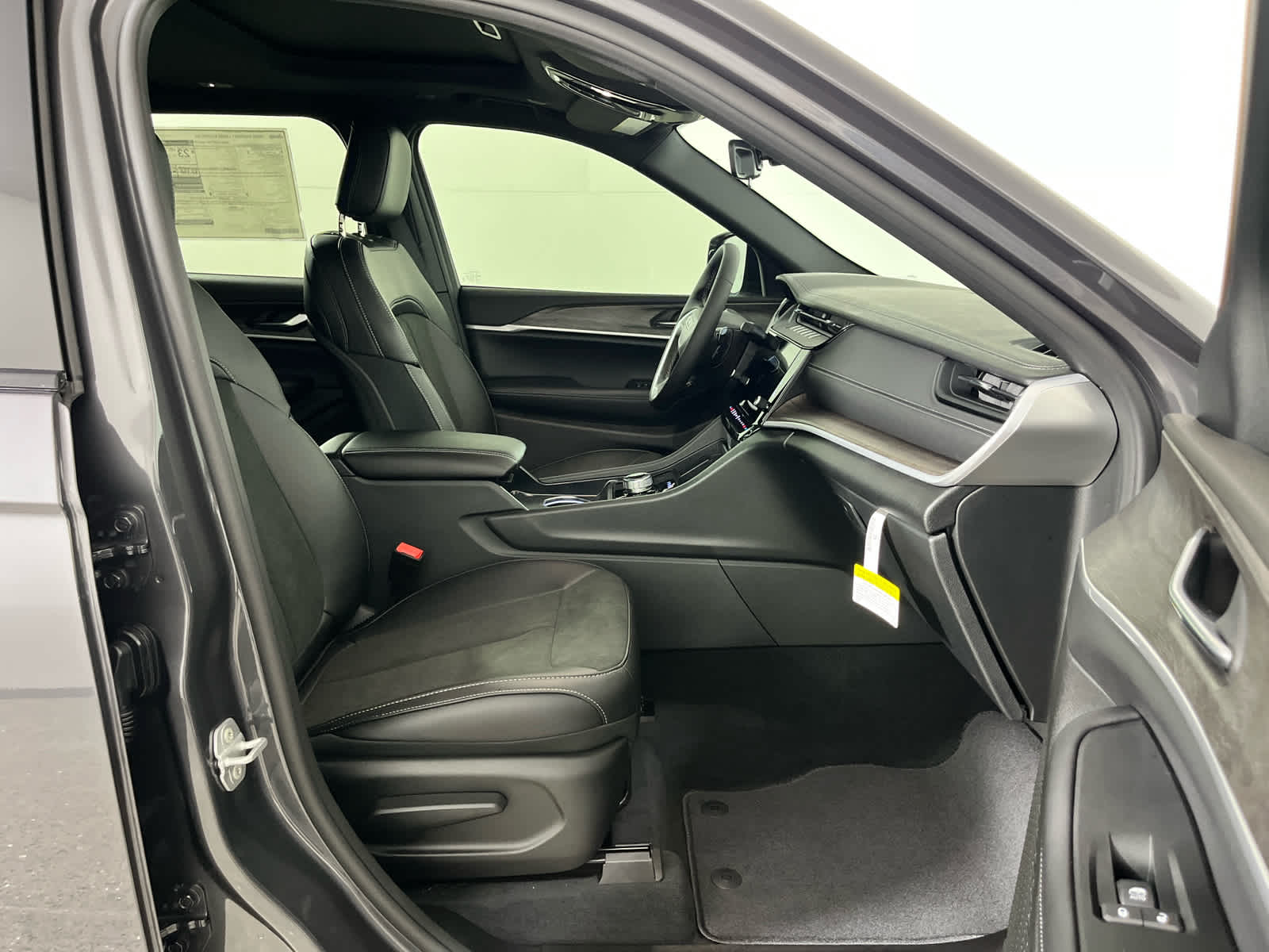 2026 Jeep Grand Cherokee L Laredo Altitude