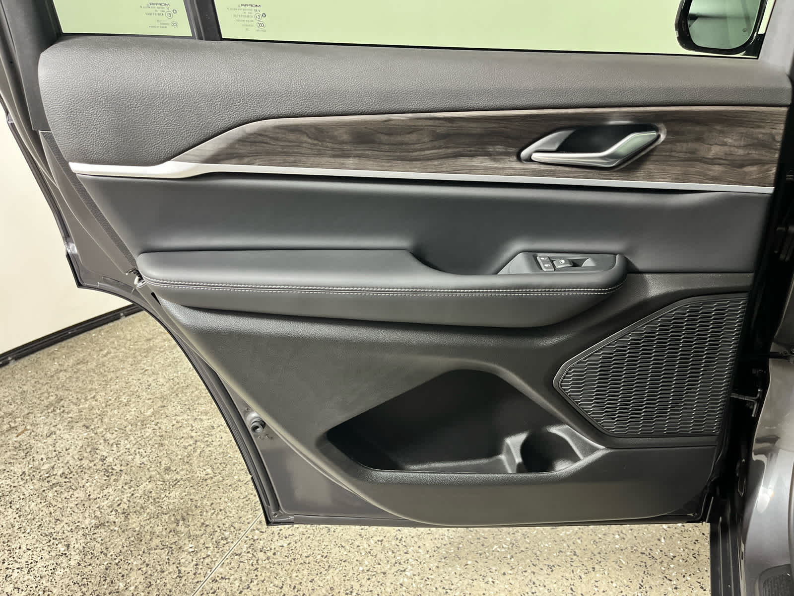 2026 Jeep Grand Cherokee L Laredo Altitude
