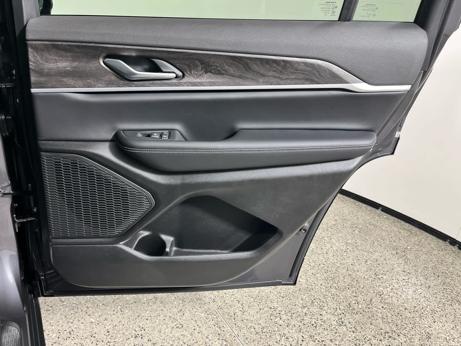 2026 Jeep Grand Cherokee L Laredo Altitude