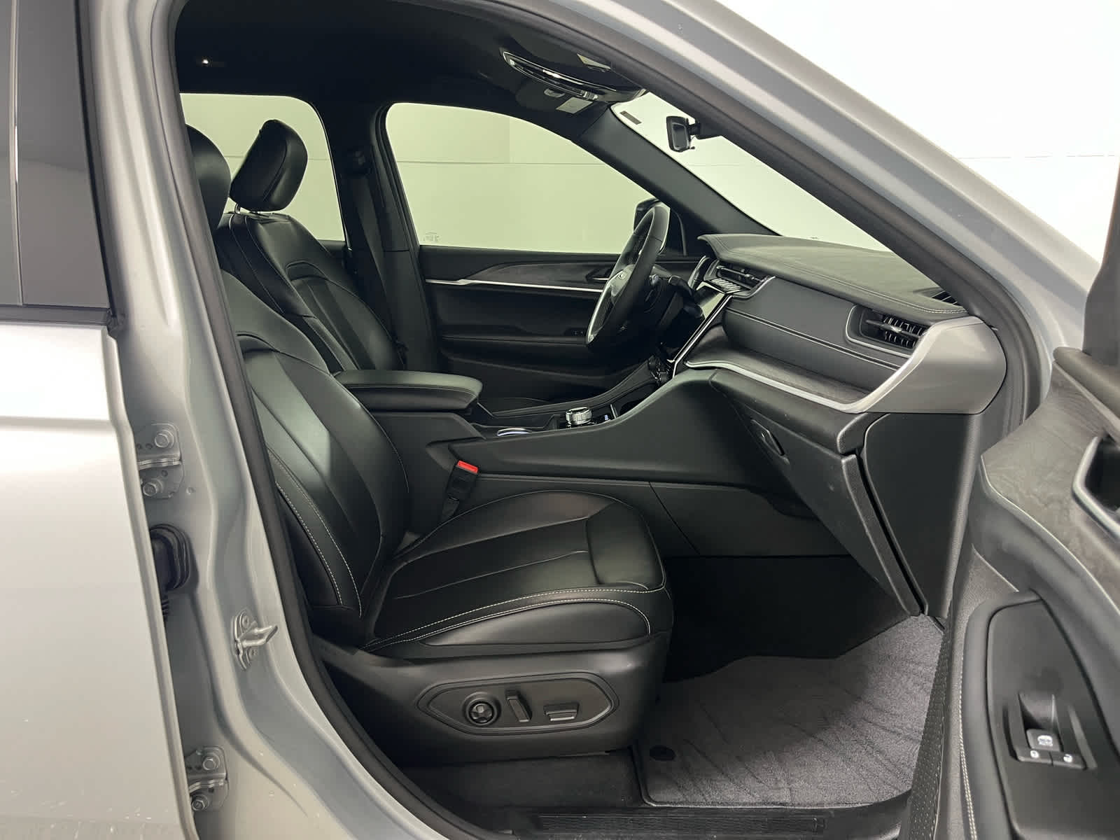 2025 Jeep Grand Cherokee L Limited 4x2