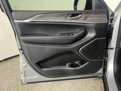 2024 Jeep Grand Cherokee GRAND CHEROKEE L LIMITED 4X2