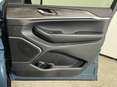 2026 Jeep Grand Cherokee GRAND CHEROKEE L LIMITED 4X2