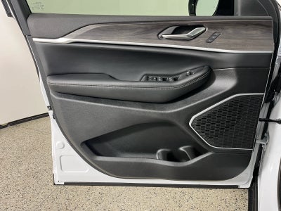 2026 Jeep Grand Cherokee GRAND CHEROKEE L LIMITED 4X2