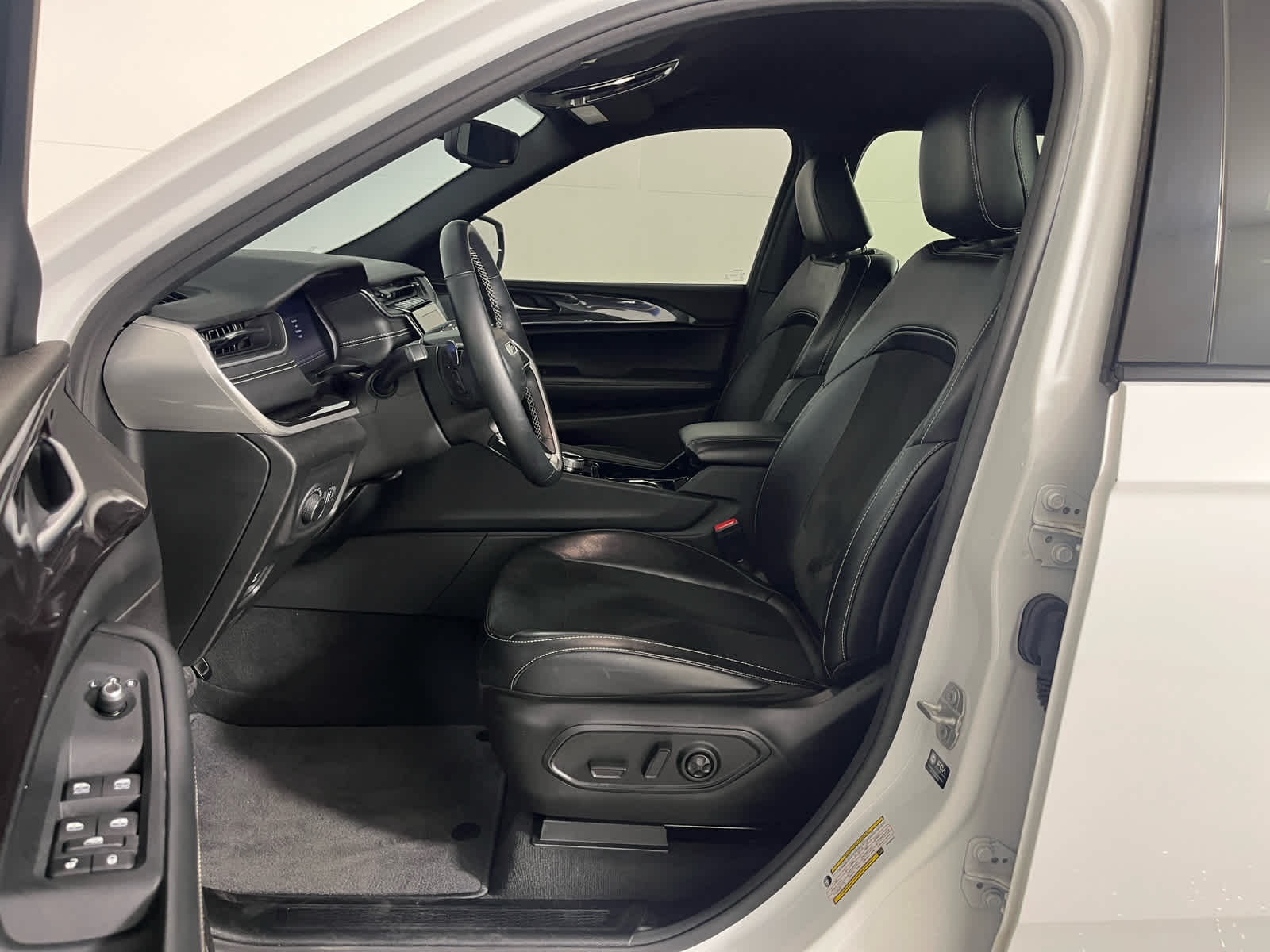 2022 Jeep Grand Cherokee L Altitude 4x4